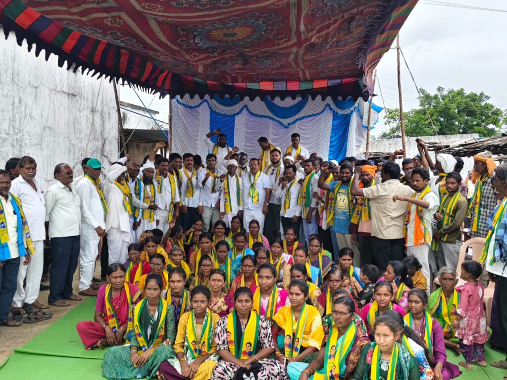 టీఆర్ఎస్ పార్టీ భారీ బైక్ ర్యాలీ..