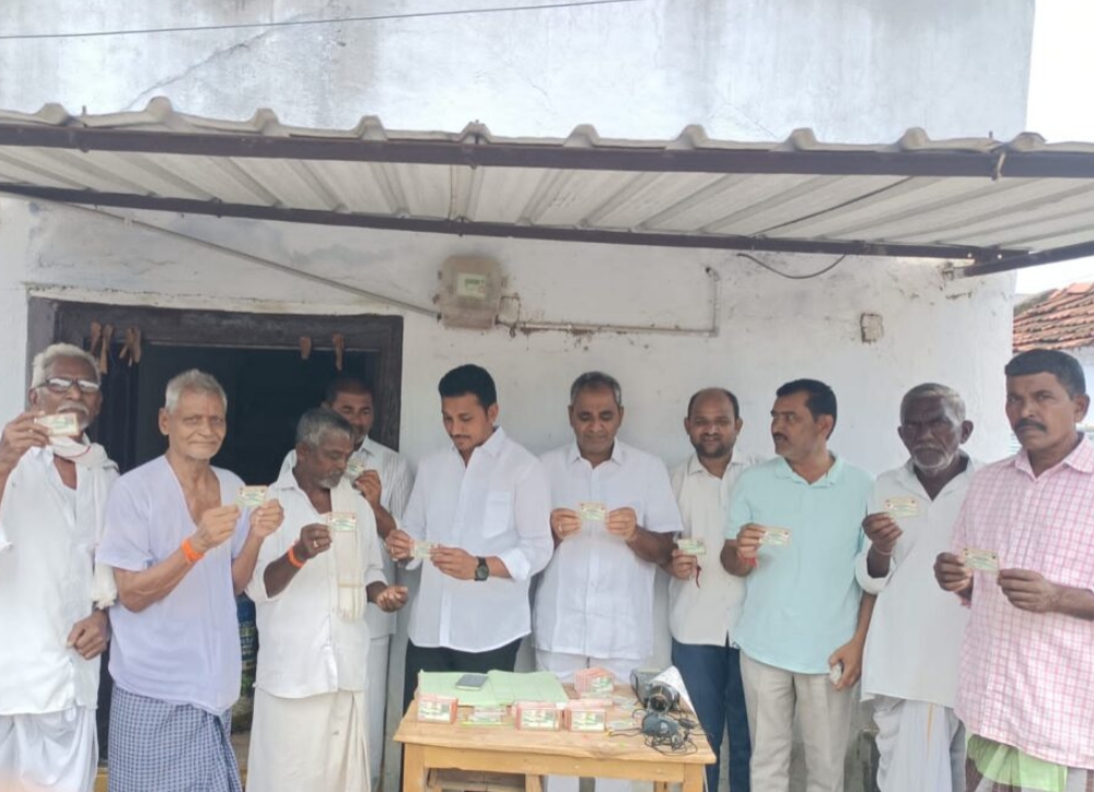 ప్రభుత్వ పథకాలను సద్వినియోగం చేసుకోవాలి: కౌడాల సంతోష్