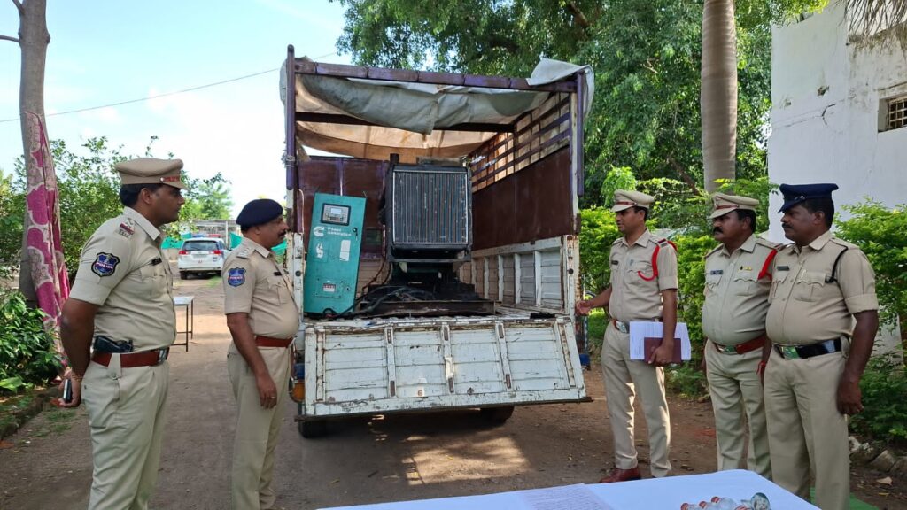 జనరేటర్ దొంగల అరెస్ట్..