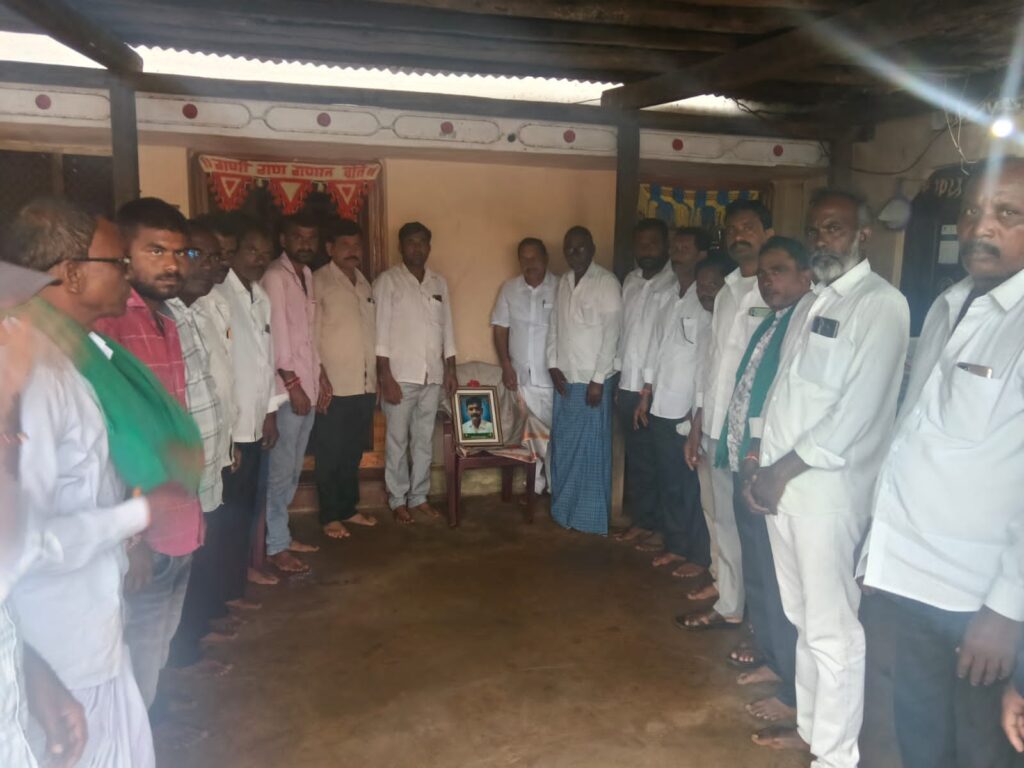బాధిత కుటుంబాన్ని పరామర్శించిన మాజీ ఎమ్మెల్యే రాథోడ్ బాపురావు