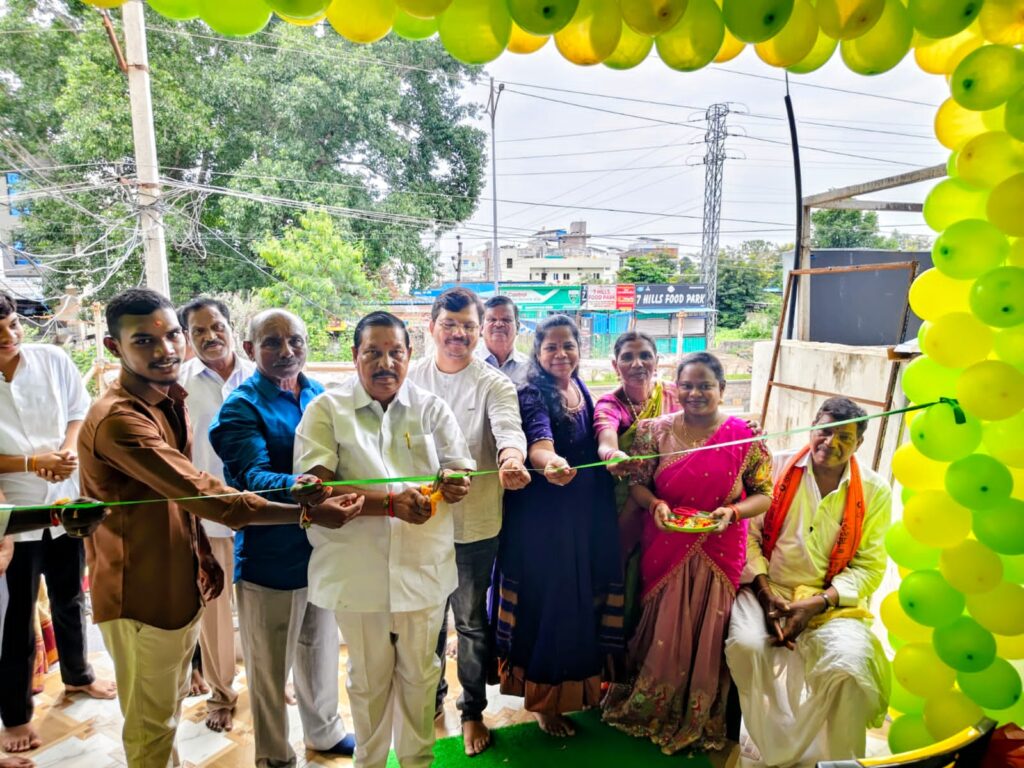 పరిశుభ్రతకు ప్రాధాన్యత ఇవ్వాలి: రాథోడ్ బాపురావు