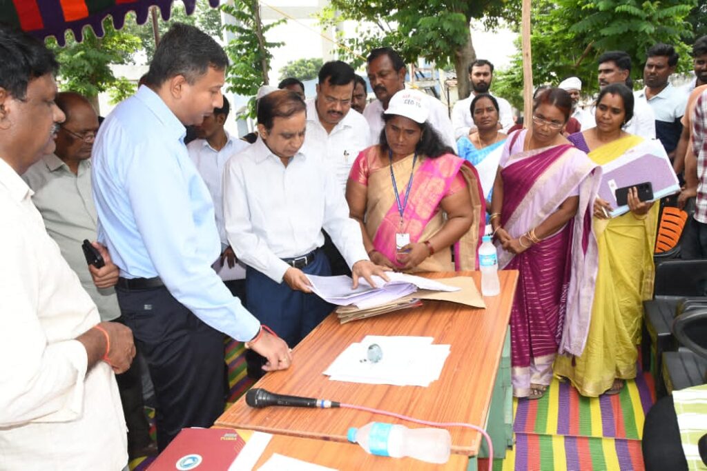 ఓటర్ల జాబితా సవరణలో పొరపాట్లకు తావివ్వొద్దు