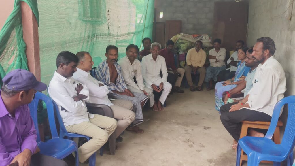 బాధిత కుటుంబాన్ని పరామర్శించిన ఎమ్మెల్యే