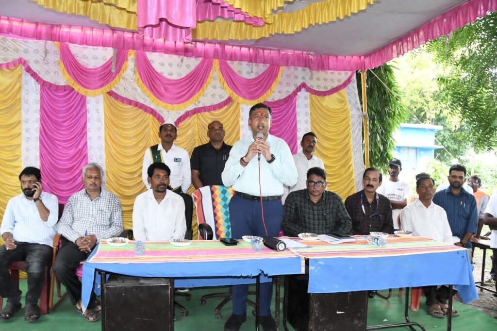 యువతకు డ్రోన్ పైలట్ శిక్షణ: కలెక్టర్