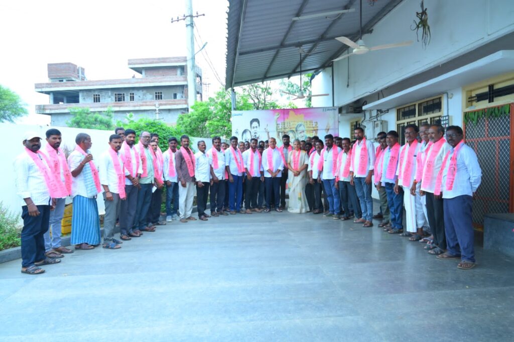 బీఆర్ఎస్ పార్టీలోకి జోరుగా చేరికలు..