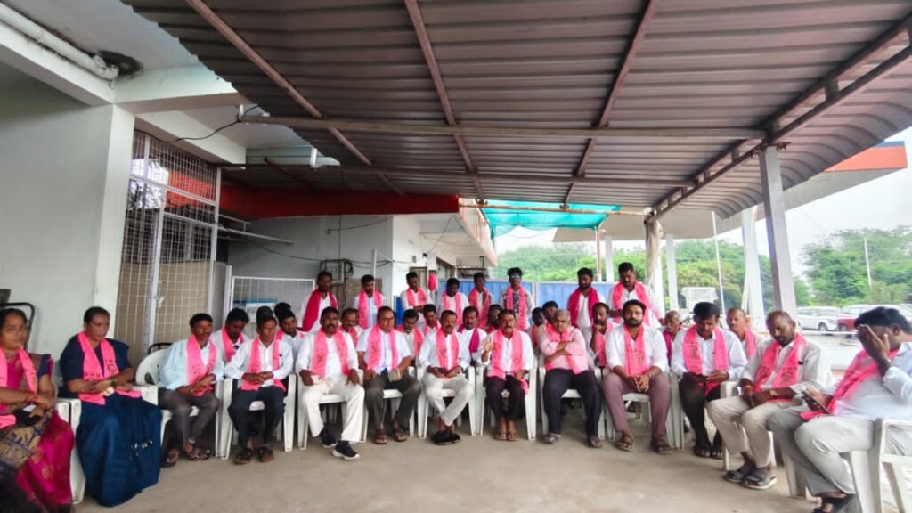 బీఆర్ఎస్ ఎమ్మెల్యేలపై దాడి అప్రజాస్వామికం