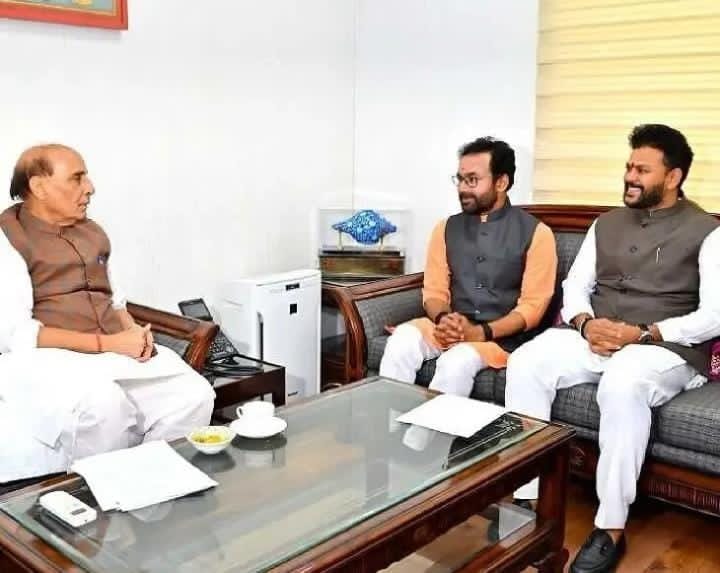ఎయిర్‌పోర్ట్‌పై కేంద్ర మంత్రుల సమీక్ష..