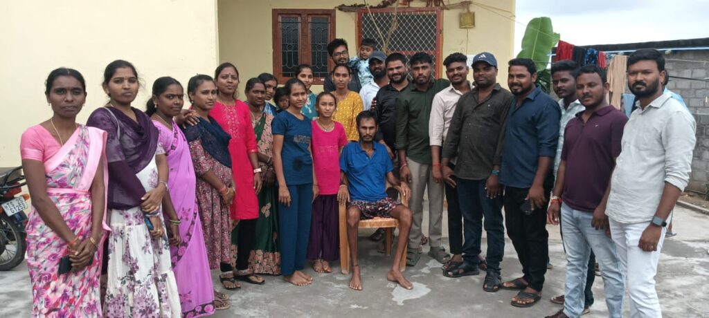 ఆ మిత్రుడికి చేయూత..