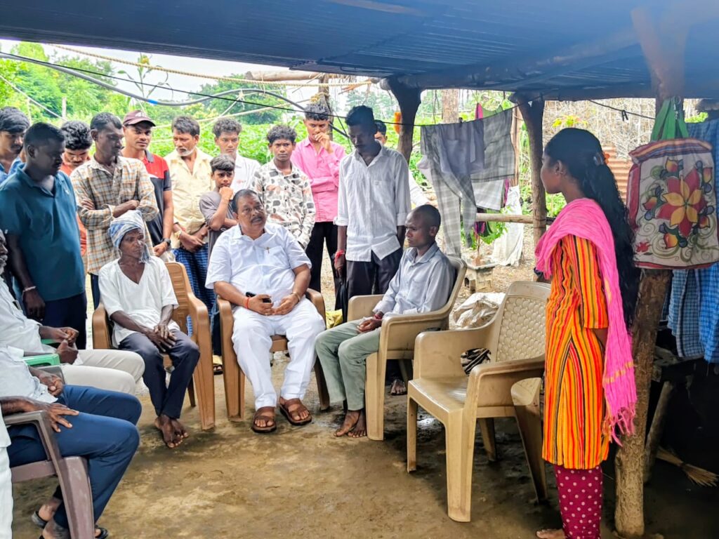 నిర్మల కుటుంబానికి రాథోడ్ బాపురావు పరామర్శ..