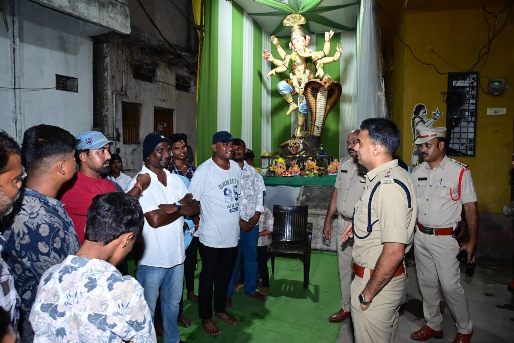 డీజేలు లేజర్ లైట్లు పేపర్ చిల్లే యంత్రాలకు అనుమతి లేదు