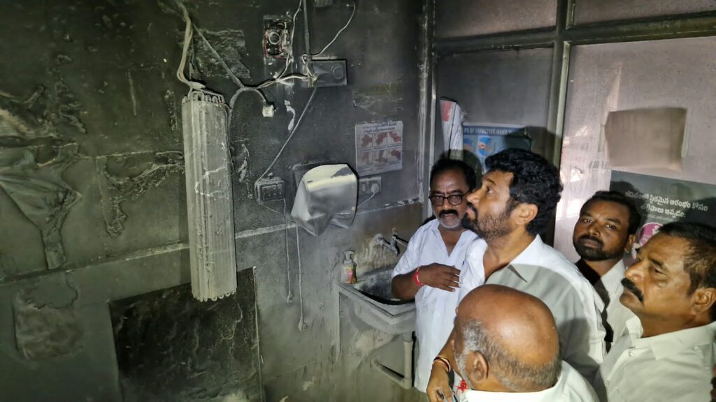 సమగ్ర విచారణ జరపాలి: ఎమ్మెల్యే అనిల్ జాధవ్