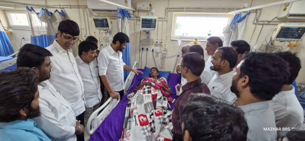 అనారోగ్యంతో చికిత్స పొందుతున్న వారిని పరామర్శించిన ఎమ్మెల్యే అనిల్ జాదవ్