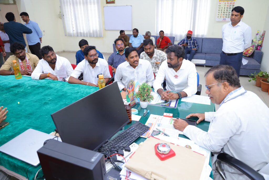 రిమ్స్‌ ఘటనపై జనసేన ఆందోళన..