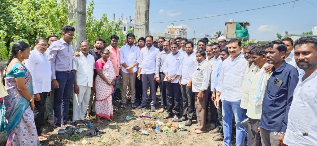రూ.10 లక్షలతో వీవో భవన నిర్మాణానికి భూమిపూజ..