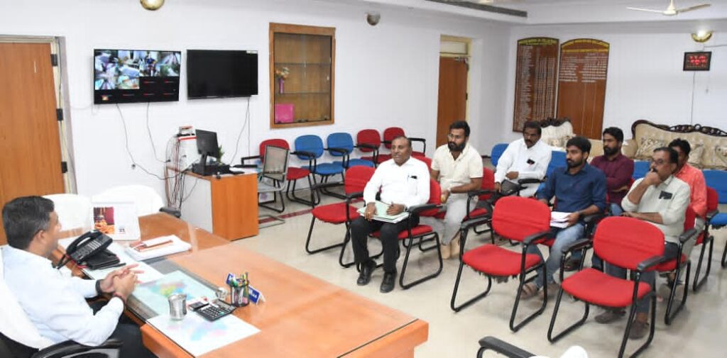 అభివృద్ధి పనులను వేగవంతం చేయాలి..