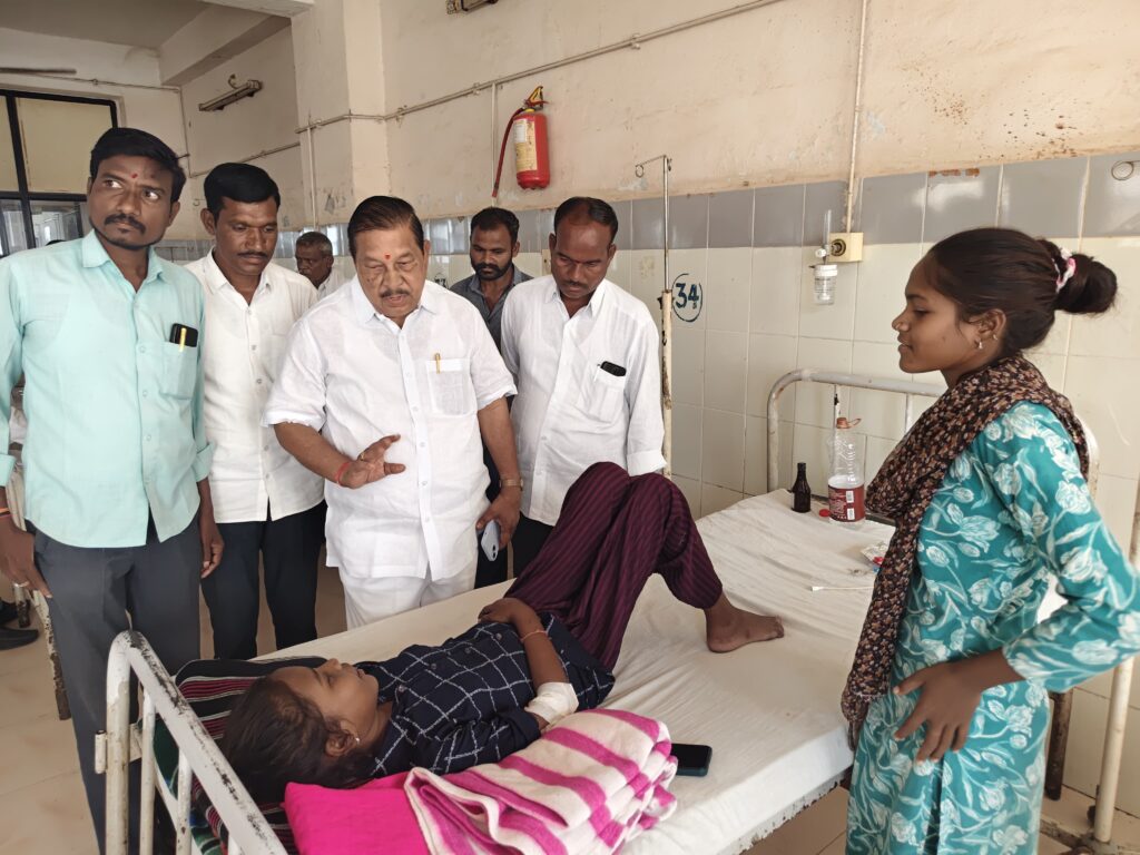 ఆ చిన్నారులకు మాజీ ఎమ్మెల్యే భరోసా.!