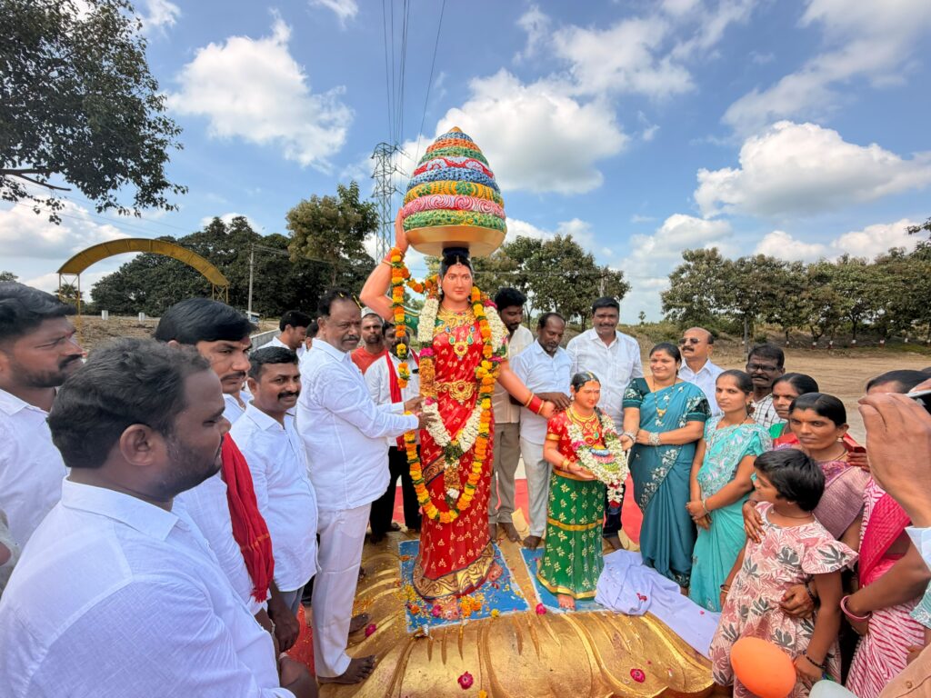 తెలంగాణ సంస్కృతికి బతుకమ్మ పండుగ ప్రతీక..