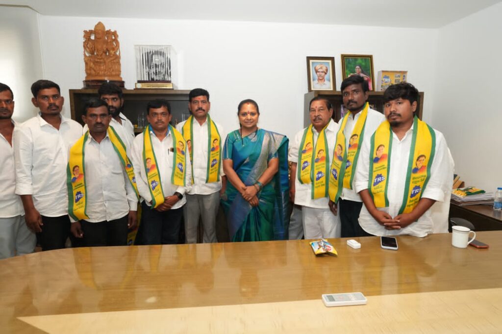 టీఆర్ఎస్‌లోకి  భారీగా చేరికలు..