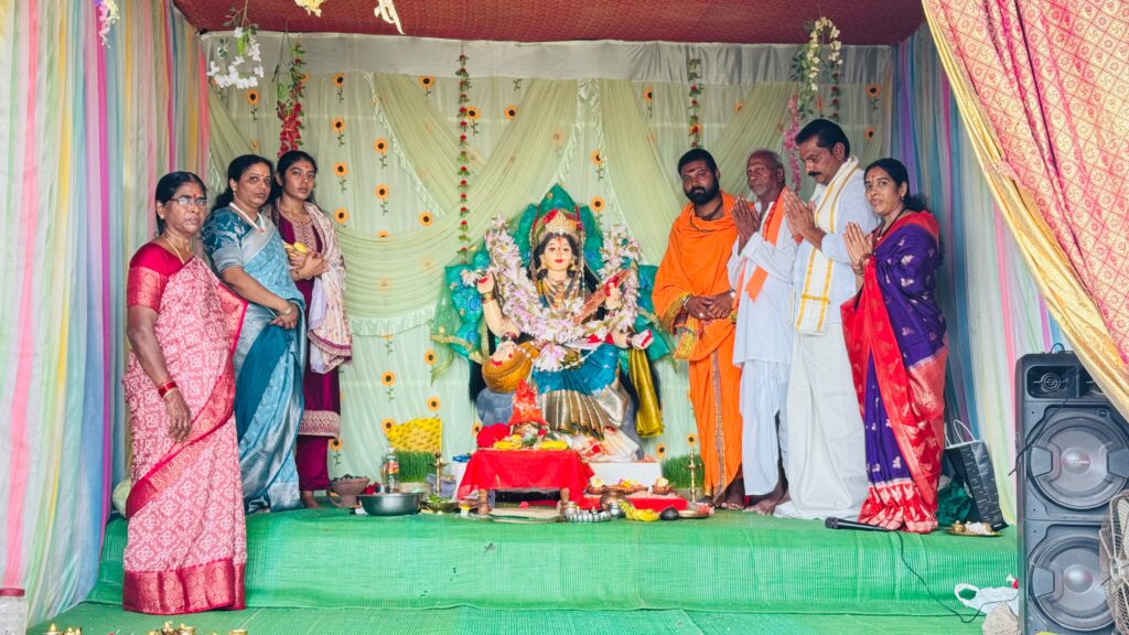 దుర్గామాత పూజలో మార్కెట్ కమిటీ చైర్మన్ బోరంచు శ్రీకాంత్ రెడ్డి