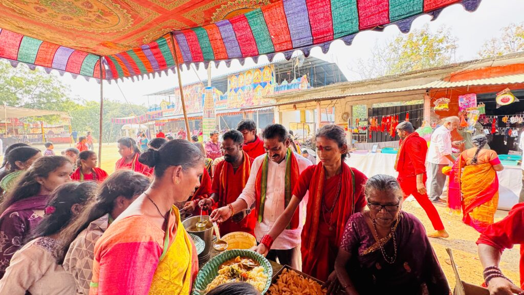 దేవి నవరాత్రుల సందర్భంగా శ్రీ నవశక్తి దుర్గామాత ఆలయంలో ఆనదానం