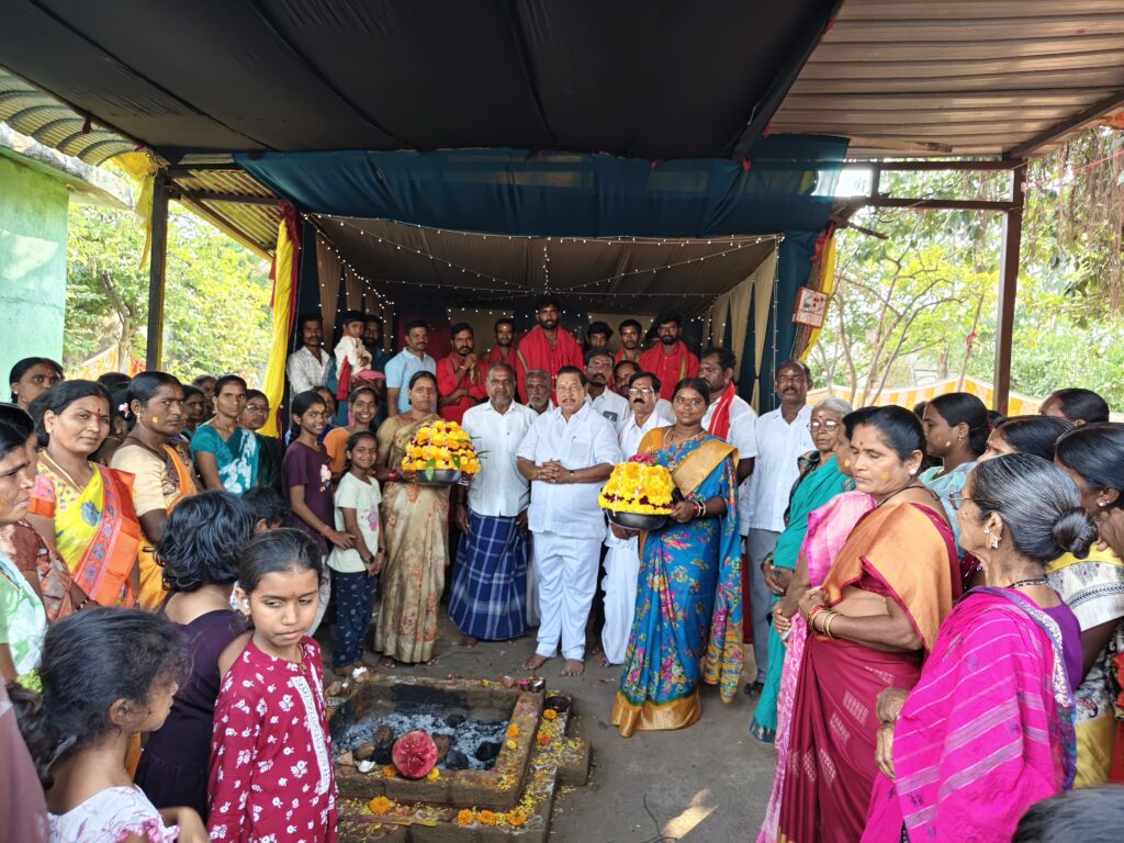 బతుకమ్మ సంబురాల్లో సందడి చేసిన మాజీ ఎమ్మెల్యే
