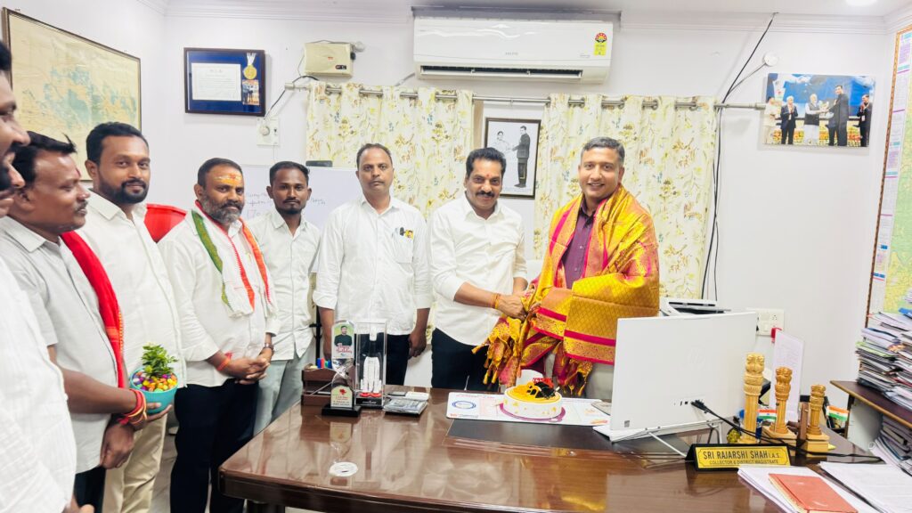 కలెక్టర్ రాజర్షి షాకు జన్మదిన, దసరా శుభాకాంక్షలు తెలిపిన మార్కెట్ చైర్మన్ శ్రీకాంత్ రెడ్డి