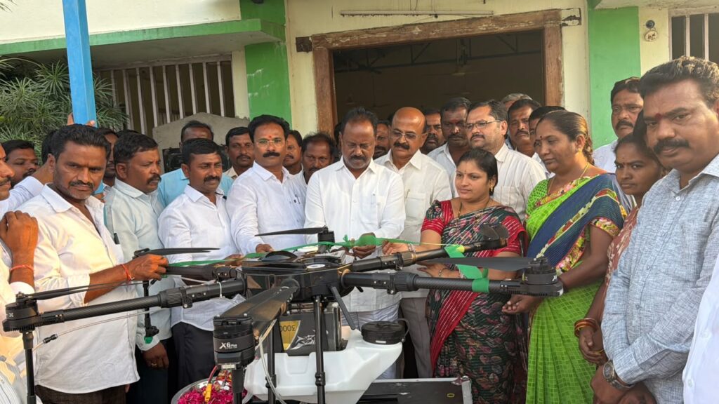 డ్రోన్ వినియోగం రైతులకు మేలు: ఎమ్మెల్యే