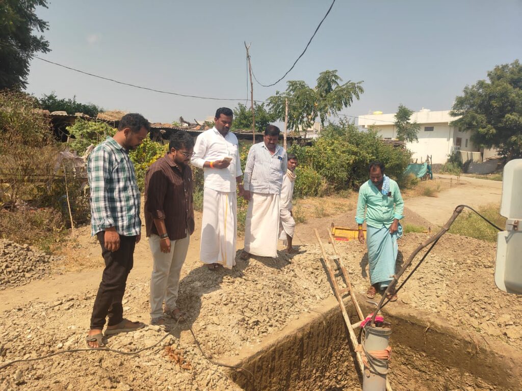 ఎల్‌నినో ప్రభావాన్ని ఎదుర్కొనేందుకు బోర్‌వెల్ రీచార్జ్ నిర్మాణం