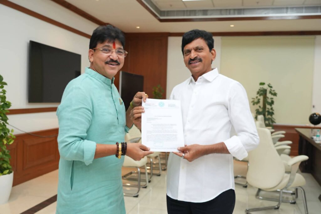 అదనంగా వేయి ఇందిరమ్మ ఇళ్లు మంజూరు చేయాలని వినతి
