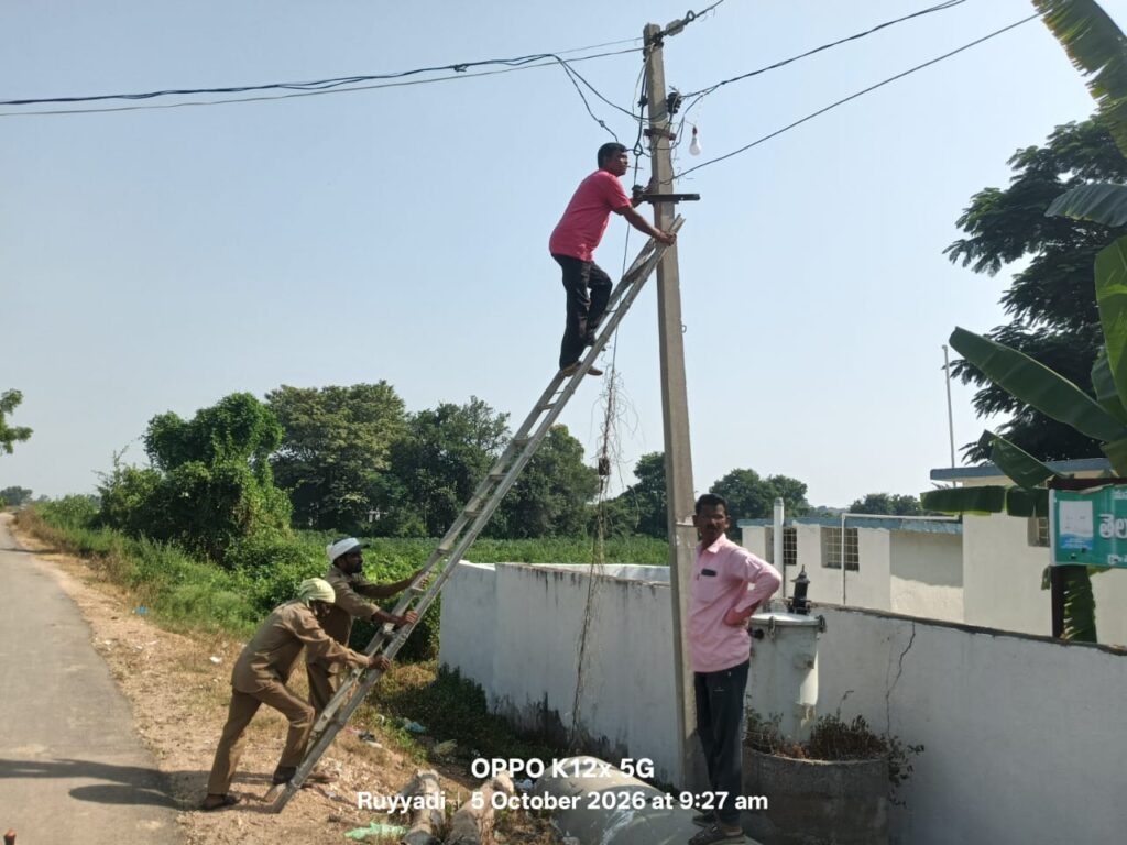 ఆ గ్రామ సర్పంచ్ కు గ్రామస్తుల అభినందనలు..