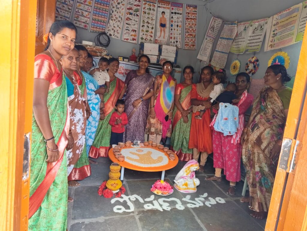 పోషణ మాసంలో ఐసీడీఎస్ అధికారులు..