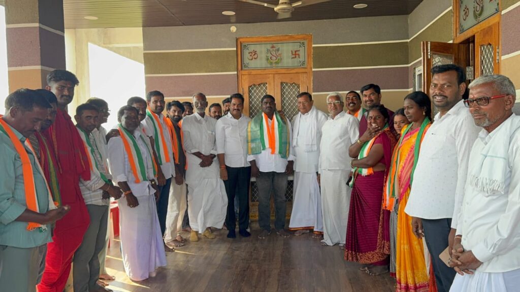 పార్టీ బలోపేతానికి ఐక్యంగా పనిచేయాలి: బోరంచు శ్రీకాంత్ రెడ్డి
